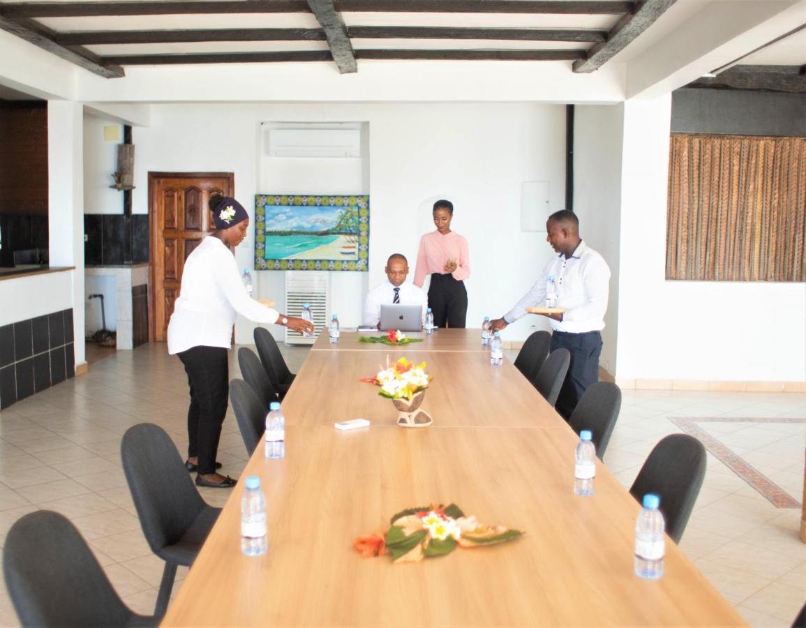 Al Camar Lodge Ndzaouze 外观 照片